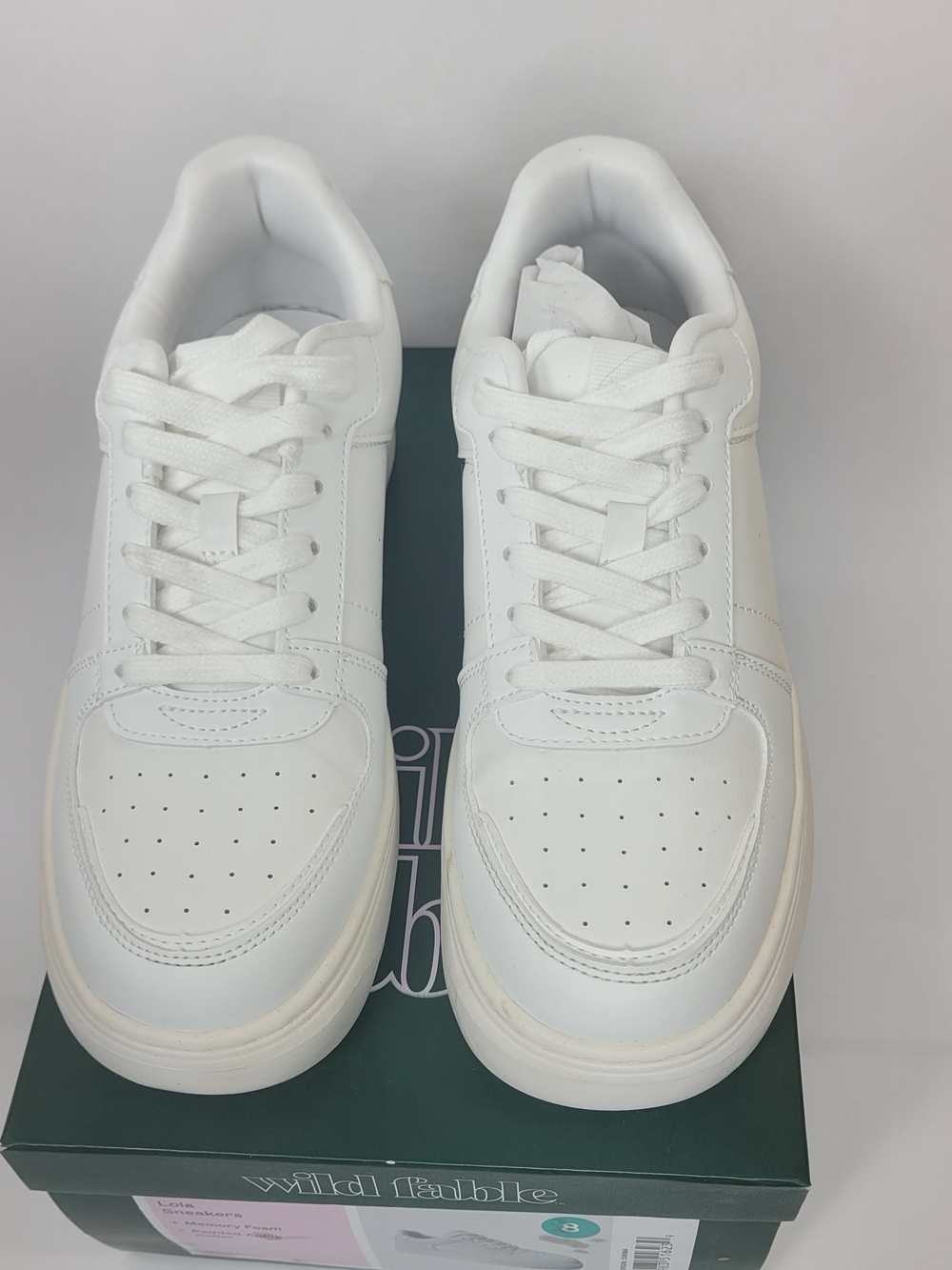 wild fable Lola White Lace-up Women's Low-Top Sneakers Size 8